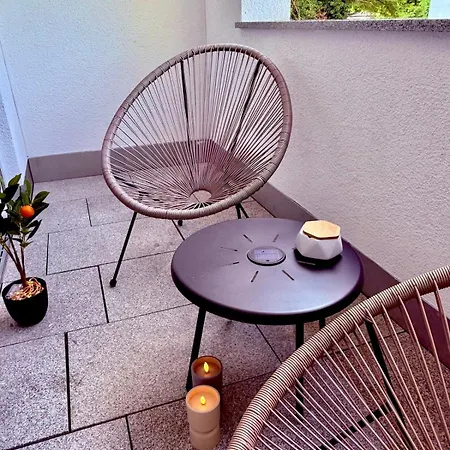 Zentrumsnah, Balkon, Amazon Prime,self Checkin Augsburg